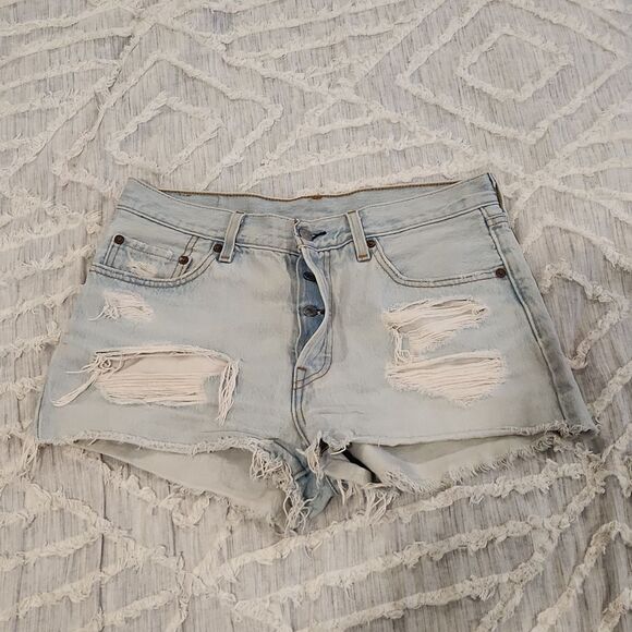 Levi's Pants - Light wash, button fly high waist Levi's jean shorts size 28!